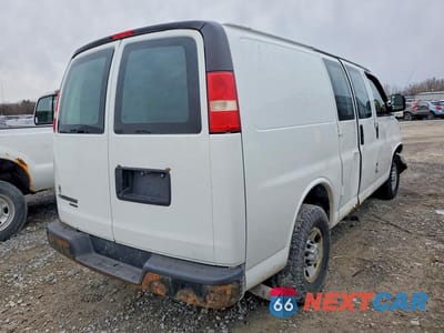 Trzecie zdjęcie samochodu z tyłu: 2015 CHEVROLET EXPRESS G2500 UTILITY / SERVICE VAN VIN:1GCWGFCF6F1215930 - miniatura