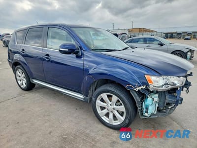 Czwarte zdjęcie samochodu z boku: 2011 MITSUBISHI OUTLANDER XLS VIN:JA4JS4AX4BU037804 - miniatura