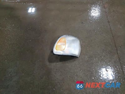 Zdjęcie 13 z 14 samochodu: 1999 TOYOTA SIENNA LE VIN:4T3ZF13C6XU093193 - miniatura