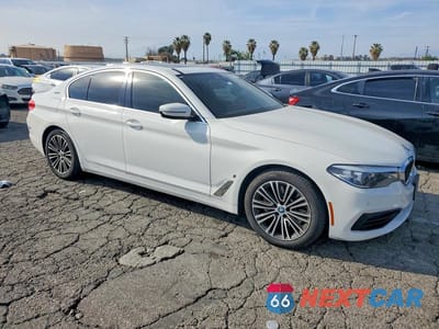 Czwarte zdjęcie samochodu z boku: 2019 BMW 530E VIN:WBAJA9C52KB391931 - miniatura