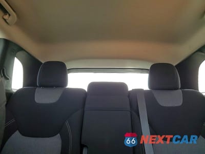 Zdjęcie 10 z 12 samochodu: 2017 JEEP CHEROKEE SPORT VIN:1C4PJLABXHW653411 - miniatura