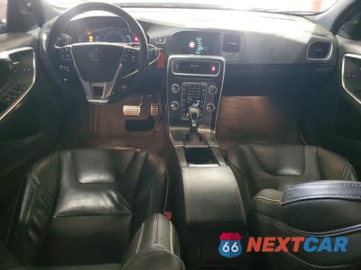 Zdjęcie 8 z 12 samochodu: 2017 VOLVO S60 R DESIGN VIN:YV149MTS2H2420039 - miniatura