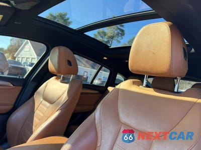 Zdjęcie 9 z 10 samochodu: 2019 BMW X4 XDRIVE30I VIN:5UXUJ3C54KLG52923 - miniatura