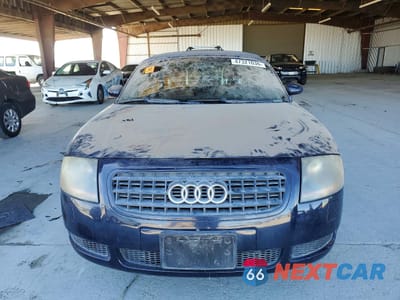 Piąte zdjęcie samochodu w środku: 2002 AUDI TT VIN:TRUTC28N241011250 - miniatura