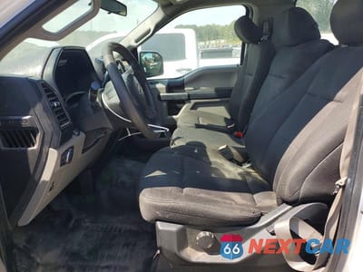 Zdjęcie 7 z 12 samochodu: 2019 FORD F150 VIN:1FTMF1C5XKKD92442 - miniatura
