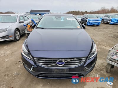 Piąte zdjęcie samochodu w środku: 2016 VOLVO V60 PREMIER VIN:YV1612SK5G1307096 - miniatura
