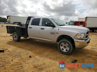 Czwarte zdjęcie samochodu z boku: 2018 RAM 2500 ST 4WD 6.4L V8 VIN:3C6UR5HJ5JG239677 - miniatura