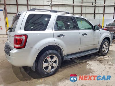 Trzecie zdjęcie samochodu z tyłu: 2008 FORD ESCAPE XLT VIN:1FMCU03198KC99585 - miniatura