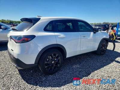 Trzecie zdjęcie samochodu z tyłu: 2024 HONDA HR-V SPORT VIN:3CZRZ1H53RM700201 - miniatura