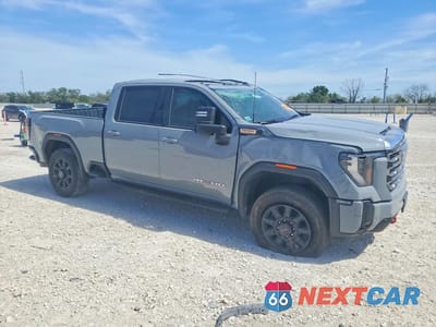 Czwarte zdjęcie samochodu z boku: 2025 GMC SIERRA K2500 AT4 VIN:1GT4UPEYXSF115007 - miniatura