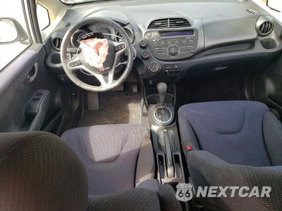 Zdjęcie 8 z 12 samochodu: 2013 HONDA FIT SPORT VIN:JHMGE8H50DC041035 - miniatura