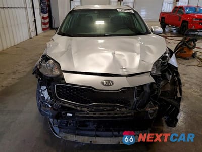 Piąte zdjęcie samochodu w środku: 2019 KIA SPORTAGE LX VIN:KNDPMCAC6K7613408 - miniatura