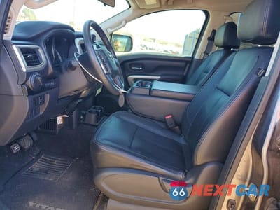 Zdjęcie 7 z 11 samochodu: 2019 NISSAN TITAN SV VIN:1N6AA1EKXKN504916 - miniatura