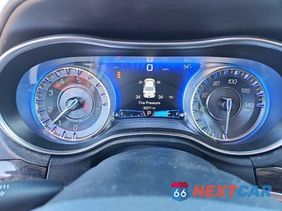 Zdjęcie 9 z 12 samochodu: 2019 CHRYSLER 300 LIMITED VIN:2C3CCAKG8KH689891 - miniatura