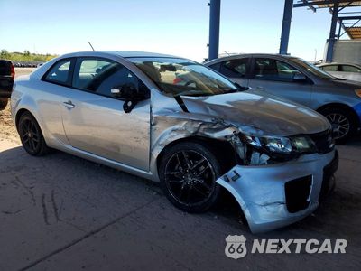 Czwarte zdjęcie samochodu z boku: 2010 KIA FORTE KOUP SX VIN:KNAFW6A33A5284522 - miniatura
