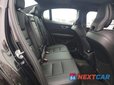 Zdjęcie 10 z 13 samochodu: 2022 VOLVO S60 B5 MOMENTUM VIN:7JRL12TC9NG192739 - miniatura