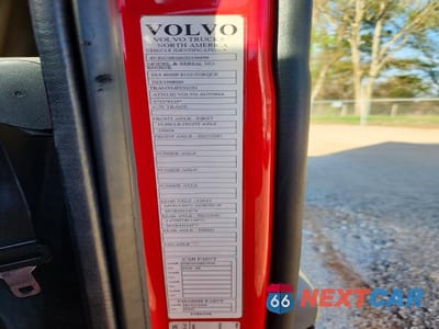 Zdjęcie 10 z 10 samochodu: 2016 VOLVO VNL SEMI TRUCK VIN:4V4NC9EG6GN190959 - miniatura