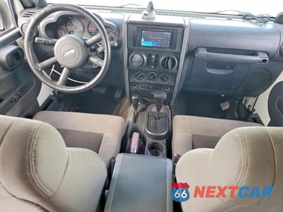 Zdjęcie 8 z 14 samochodu: 2009 JEEP WRANGLER UNLIMITED X VIN:1J4GA39139L770935 - miniatura