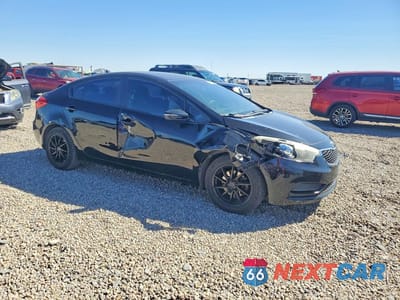 Czwarte zdjęcie samochodu z boku: 2016 KIA FORTE LX VIN:KNAFX4A63G5549217 - miniatura