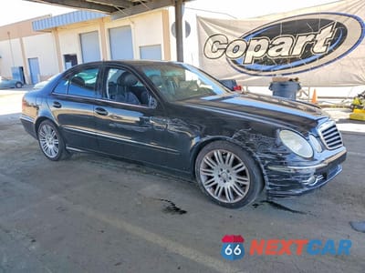 Czwarte zdjęcie samochodu z boku: 2008 MERCEDES-BENZ E 350 VIN:WDBUF56X28B228114 - miniatura