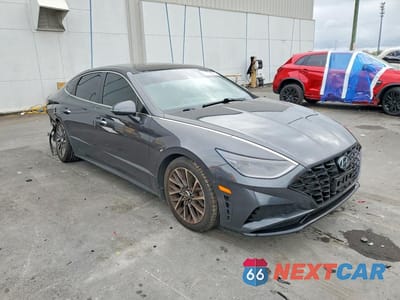 Czwarte zdjęcie samochodu z boku: 2021 HYUNDAI SONATA LIMITED VIN:5NPEH4J22MH122907 - miniatura