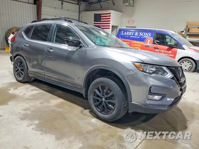 Czwarte zdjęcie samochodu z boku: 2018 NISSAN ROGUE SV VIN:5N1AT2MV3JC721390 - miniatura