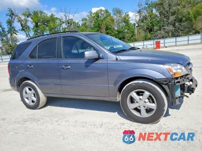 Czwarte zdjęcie samochodu z boku: 2009 KIA SORENTO EX VIN:KNDJD736995882691 - miniatura