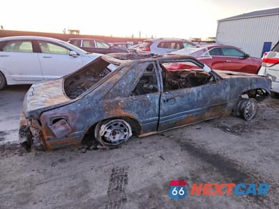 Trzecie zdjęcie samochodu z tyłu: 1985 FORD MUSTANG LX VIN:1FABP28M7FF247342 - miniatura