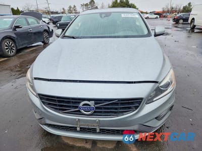 Piąte zdjęcie samochodu w środku: 2017 VOLVO S60 DYNAMIC VIN:YV140MTL6H2440166 - miniatura