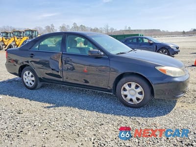 Czwarte zdjęcie samochodu z boku: 2004 TOYOTA CAMRY LE VIN:4T1BE32KX4U359117 - miniatura