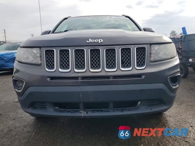 Piąte zdjęcie samochodu w środku: 2016 JEEP COMPASS VIN:1C4NJDEB9GD573695 - miniatura