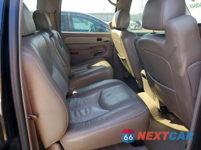 Zdjęcie 11 z 13 samochodu: 2005 GMC YUKON XL DENALI VIN:1GKFK66U35J212186 - miniatura