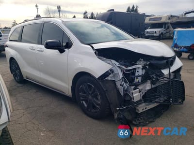 Czwarte zdjęcie samochodu z boku: 2024 TOYOTA SIENNA XSE 7-PASSENGER VIN:5TDDSKFC5RS116104 - miniatura