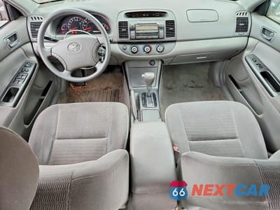 Zdjęcie 8 z 12 samochodu: 2005 TOYOTA CAMRY LE VIN:4T1BE32K95U970290 - miniatura