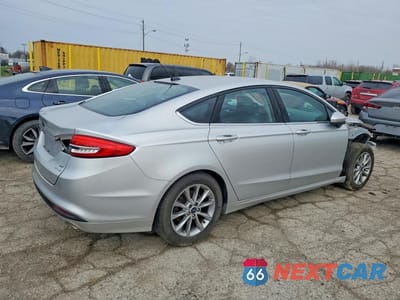 Trzecie zdjęcie samochodu z tyłu: 2017 FORD FUSION SE VIN:3FA6P0HD4HR337320 - miniatura