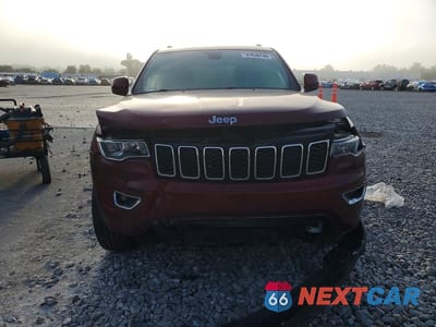 Piąte zdjęcie samochodu w środku: 2019 JEEP GRAND CHEROKEE LAREDO VIN:1C4RJEAG5KC839432 - miniatura