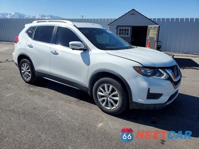 Czwarte zdjęcie samochodu z boku: 2017 NISSAN ROGUE SV VIN:KNMAT2MV8HP584227 - miniatura