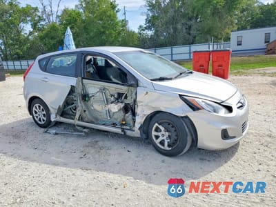 Czwarte zdjęcie samochodu z boku: 2014 HYUNDAI ACCENT GS VIN:KMHCT5AE5EU196413 - miniatura