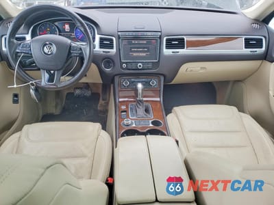 Zdjęcie 8 z 13 samochodu: 2015 VOLKSWAGEN TOUAREG V6 TDI VIN:WVGEP9BP0FD002814 - miniatura