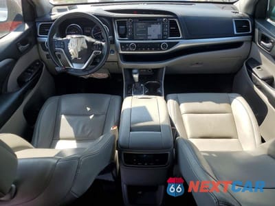 Zdjęcie 8 z 14 samochodu: 2019 TOYOTA HIGHLANDER HYBRID XLE VIN:5TDJGRFH1KS054036 - miniatura