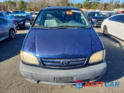 Piąte zdjęcie samochodu w środku: 2002 TOYOTA SIENNA CE VIN:4T3ZF19C12U498894 - miniatura