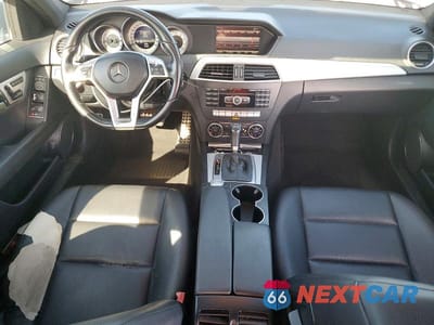 Zdjęcie 8 z 11 samochodu: 2013 MERCEDES-BENZ C 300 4MATIC VIN:WDDGF8AB0DR287472 - miniatura