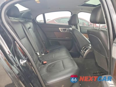 Zdjęcie 10 z 11 samochodu: 2014 JAGUAR XF VIN:SAJWA0ES1EPU16365 - miniatura