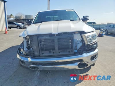 Piąte zdjęcie samochodu w środku: 2023 RAM 1500 BIG HORN VIN:1C6SRFFT3PN649458 - miniatura