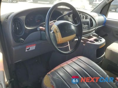 Zdjęcie 8 z 12 samochodu: 2001 FORD ECONOLINE E250 VAN VIN:1FTNE24LX1HB52393 - miniatura