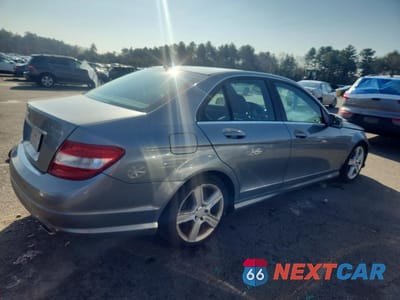Trzecie zdjęcie samochodu z tyłu: 2010 MERCEDES-BENZ C300 VIN:WDDGF8BB2AF474899 - miniatura