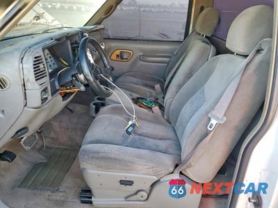 Zdjęcie 7 z 11 samochodu: 1998 GMC SIERRA C1500 VIN:1GTEC14MXWZ505693 - miniatura