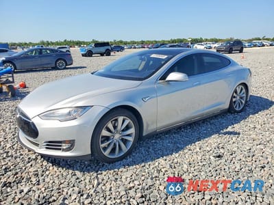 2013 TESLA MODEL S 5YJSA1DP7DFP13116 - główne zdjęcie licytacji z USA - miniatura