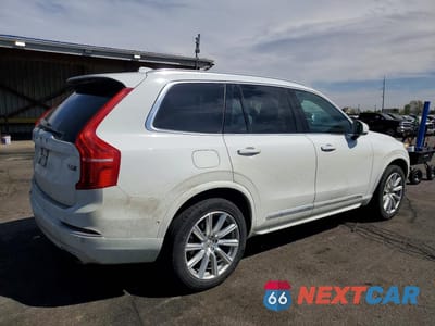 Trzecie zdjęcie samochodu z tyłu: 2016 VOLVO XC90 T6 VIN:YV4A22PL1G1079707 - miniatura