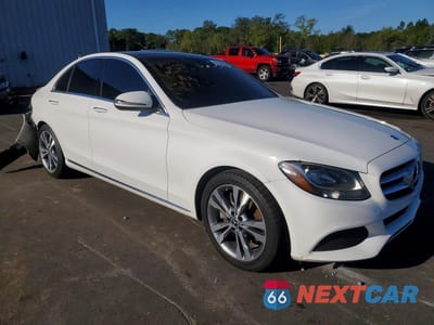 Czwarte zdjęcie samochodu z boku: 2018 MERCEDES-BENZ C 300 VIN:WDDWF4JB3JR327611 - miniatura